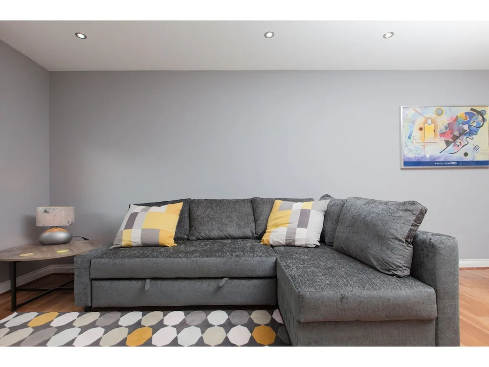 Homely, Hi-tech Modern Flat With Parking and gym