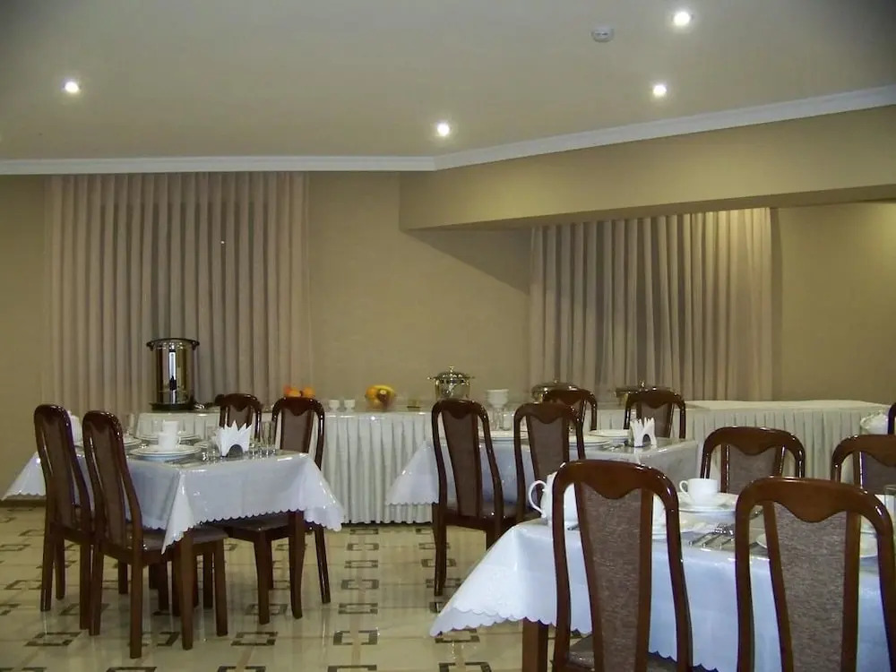 Sky Lux Hotel