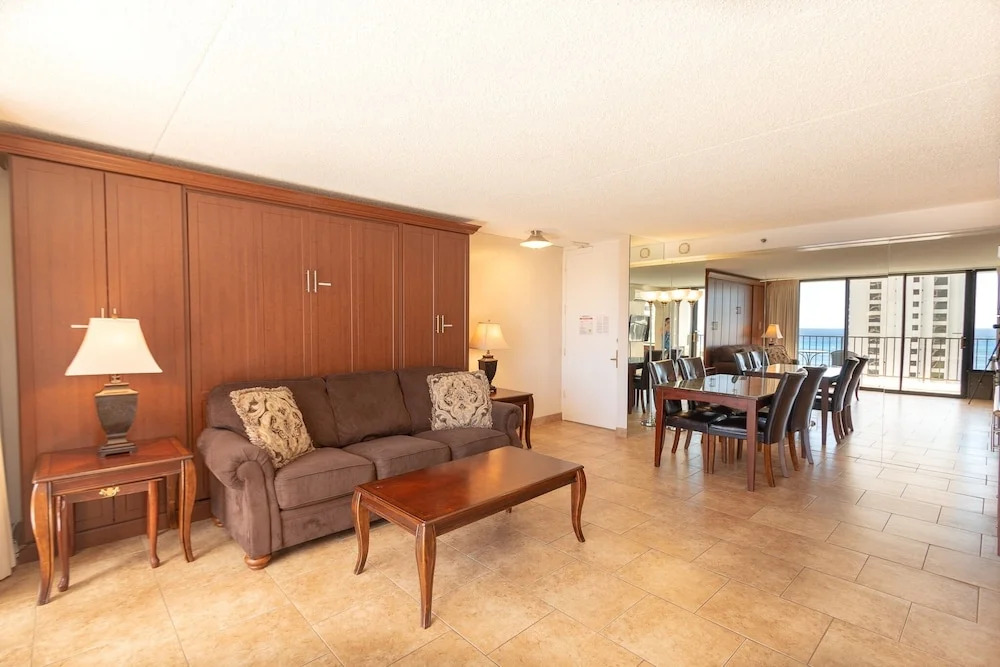 Tower 2 Suite 2014 - Qp 1 Bedroom Home