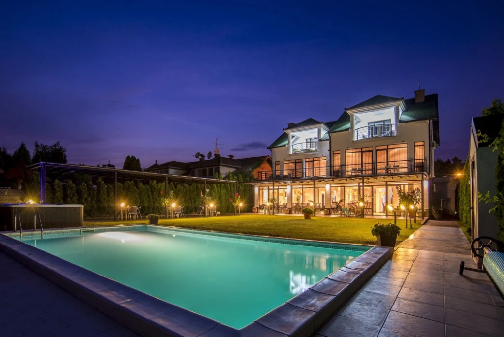 Guest House Panorama Aqualux with Free Parking