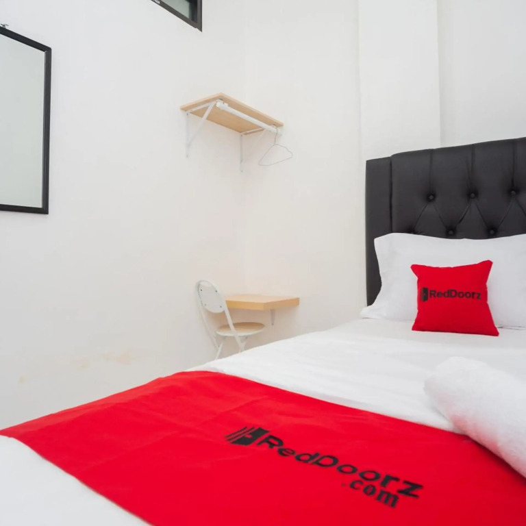 RedDoorz at Jalan Bangau Palembang