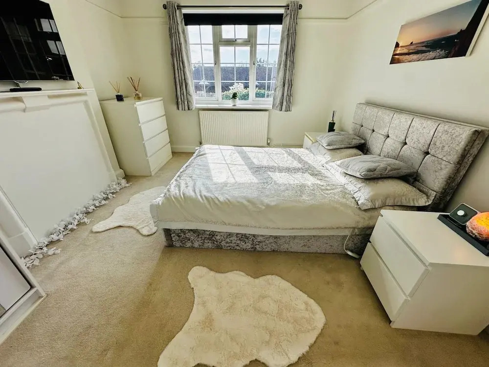 Gerrardscross - Stay4 - Parking - Petsok - Wembley