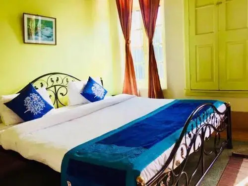 Raj Guest House