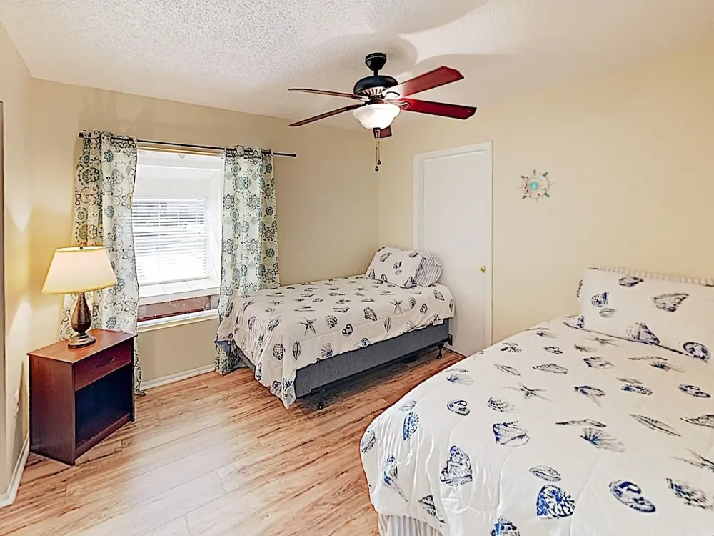 Entire Home-Bradenton 3/2 indoor pool near beaches
