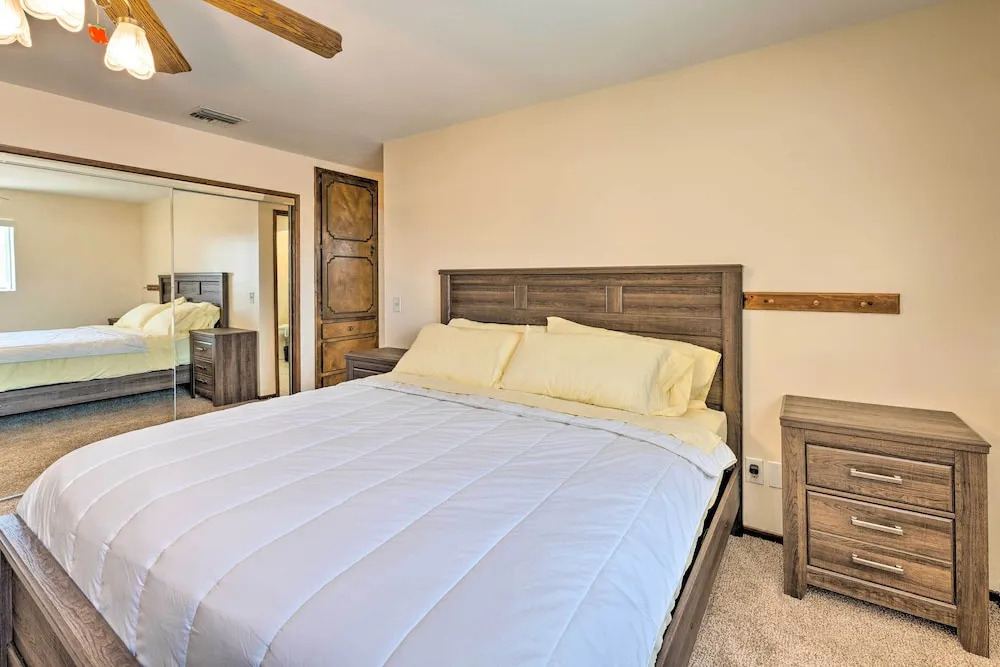 Bullhead City Home < 1/2 Mi to River & Boat Launch
