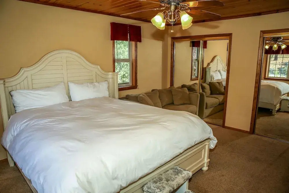 Edgehill Escape - 3 Br home by RedAwning