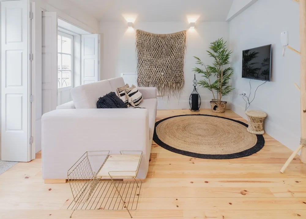 Boutique Rentals Flores Exclusive Charm