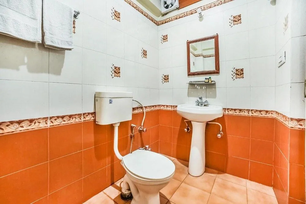 OYO 14067 Hotel Suryamani