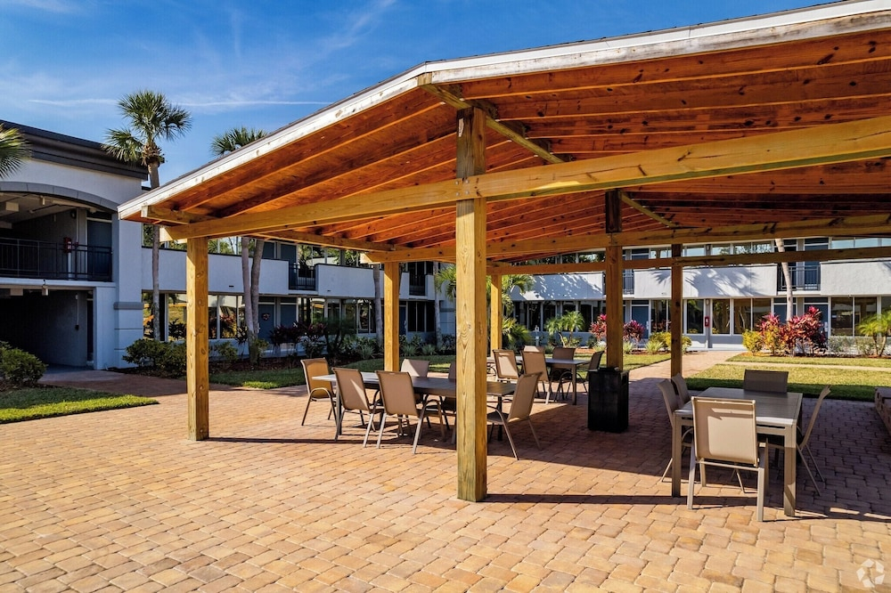 Landing Furnished Apartments Kissimmee near Disney Resort