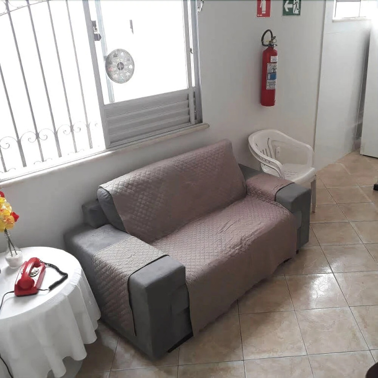 Candeeiro Hostel & Café