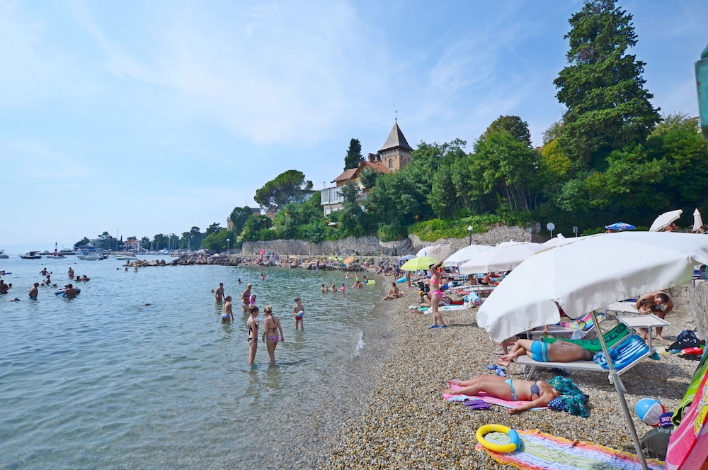 Apartment Villa Mandria