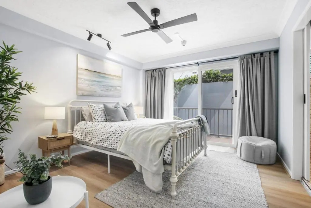Canberra Heights Unit Two 35 Canberra Tce Kings Beach