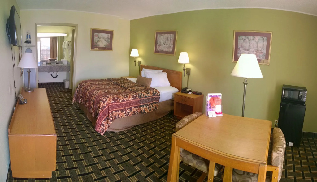 Discovery Inn Lafayette Airport I-10