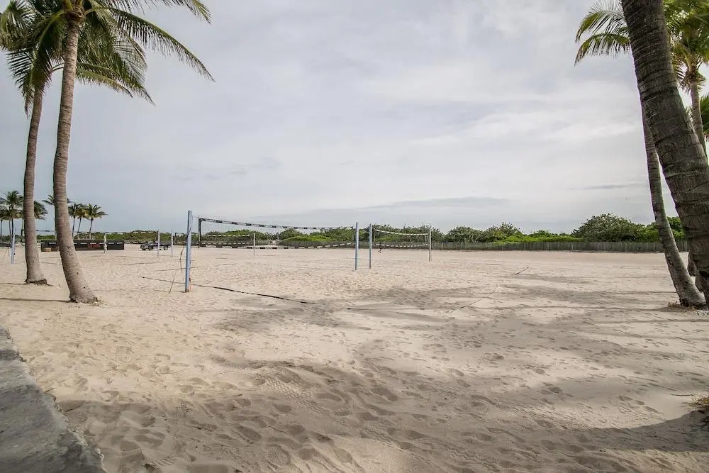 Deluxe Beach Apt