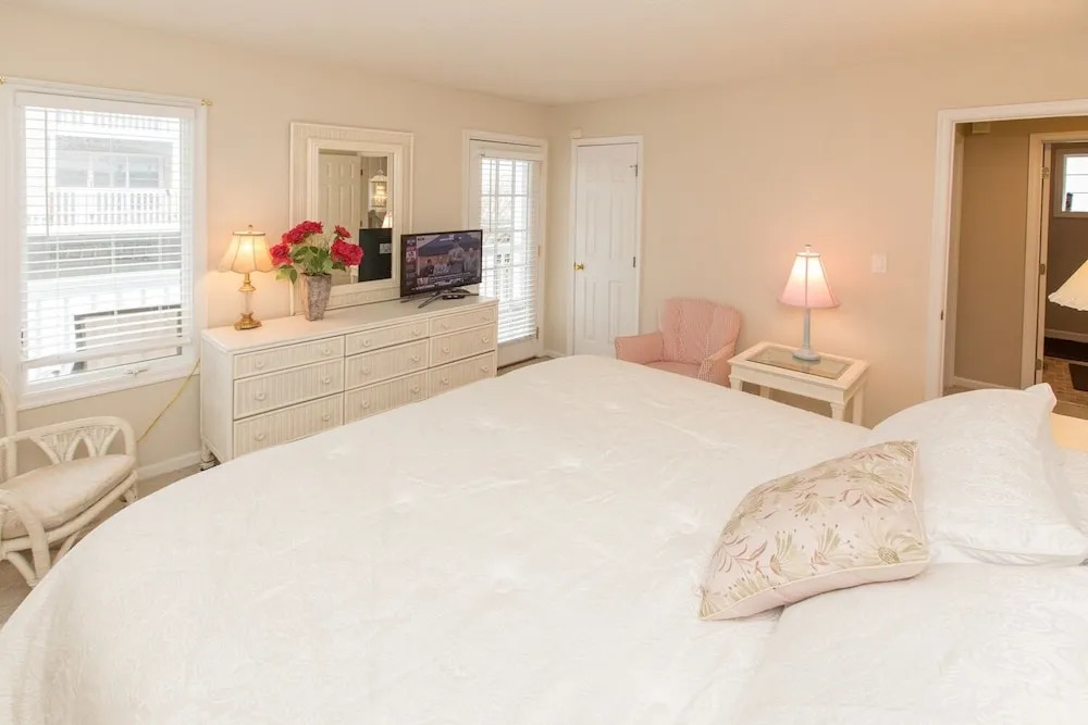 Seas the Day 4 Bedrooms 3 Bathrooms Home