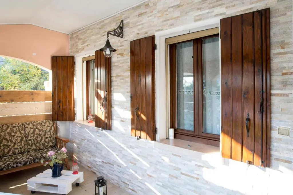 B&B LELLA