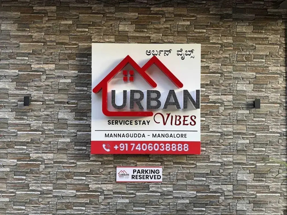 Urban Vibes Service Stay