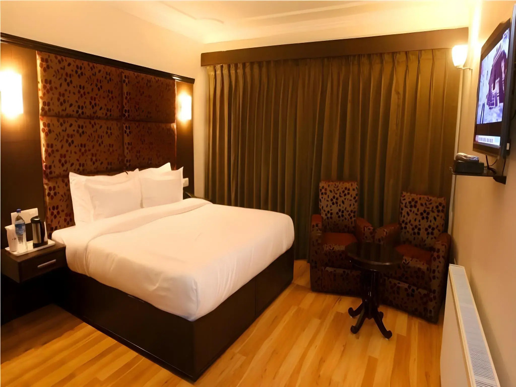Hotel PACIFIC