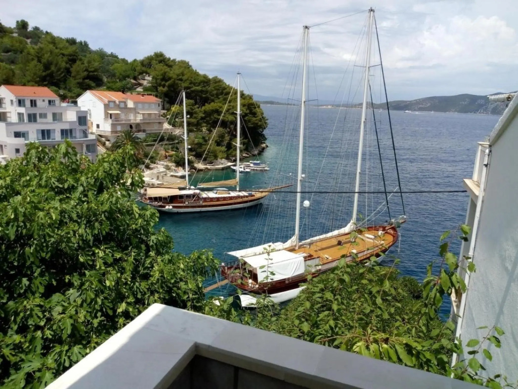 Ivo - 20m from the sea - A1(2)
