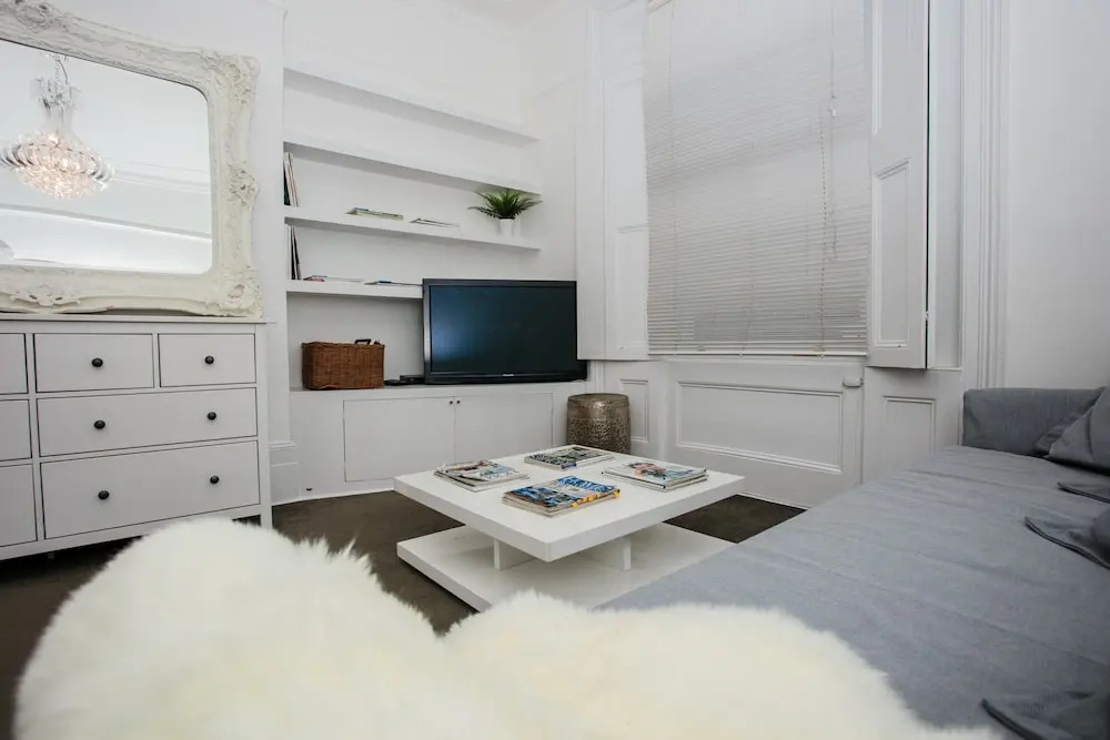 2 Bedroom Flat Accommodates 6 in Canonbury