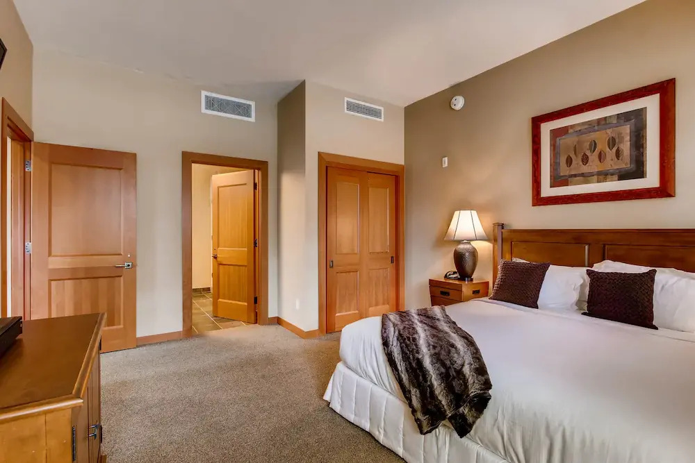 Basefront Bliss Capitol Peak Lodge #3119