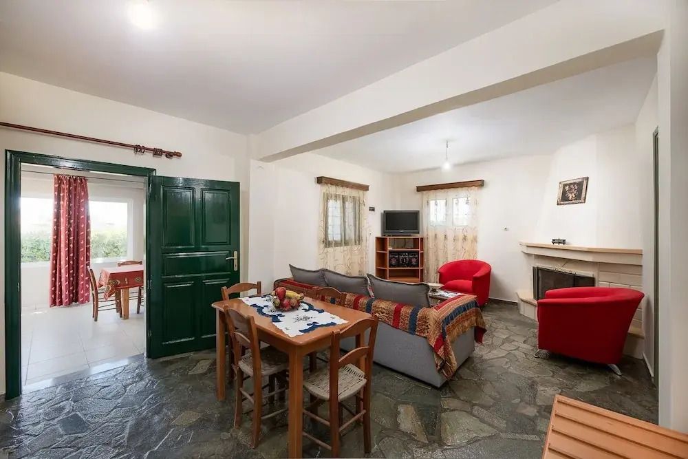 Petrakis Maisonette Near The Sea