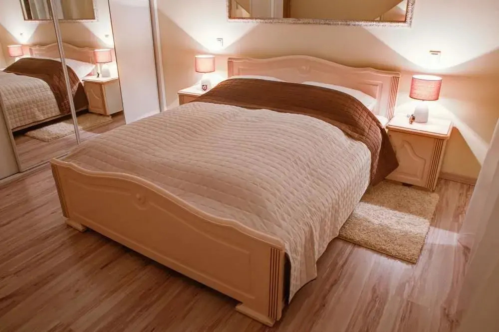Five Stars Apartments