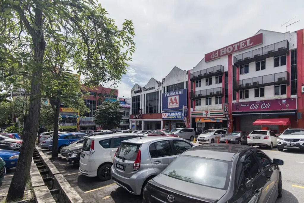 Hotel O Shah Alam Near IDCC Convention Centre Formerly DD hotel