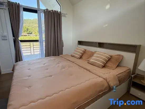 Nicha villa riverfront Thaton