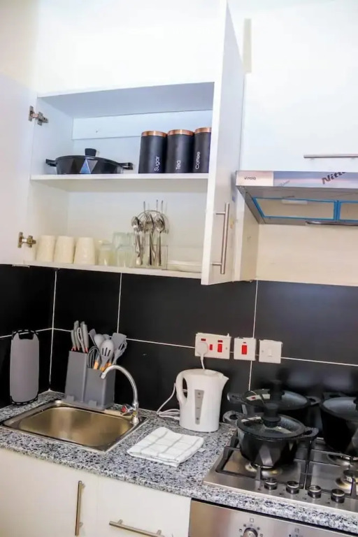 Studio Sleeps 2 With 24hr Check-in