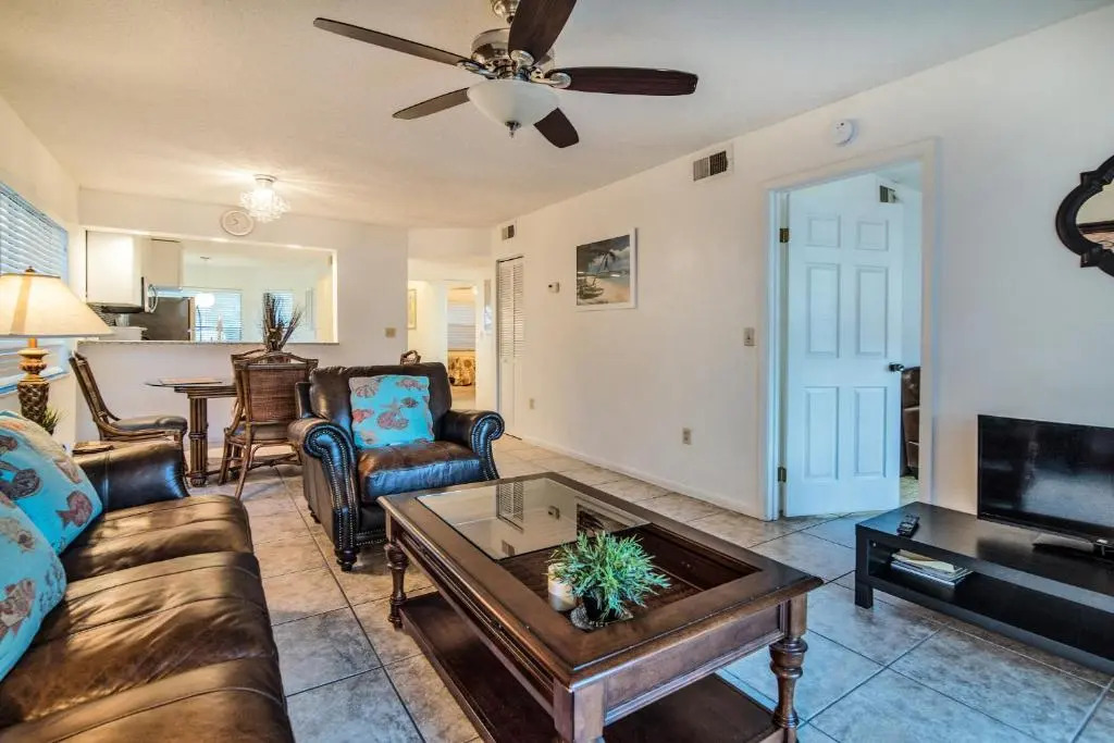 Luxury Shorewalk Water Front 2 Bedroom 2 Bathroom 3Mins IMG 5 Mins Beach