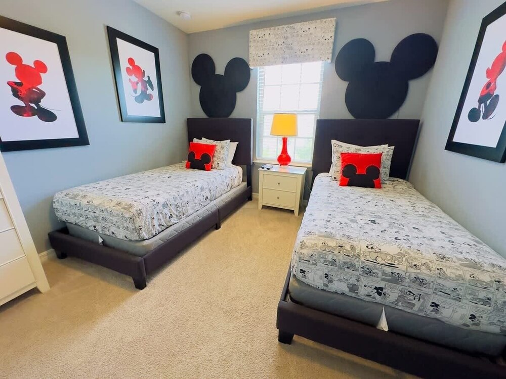 Villa Near Disney Themed Luxury 5bd With Pool 5 Bedroom Home