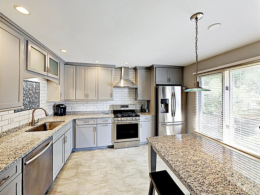Secluded W/ Hot Tub, Under A Mile To Beach 3 Bedroom Home