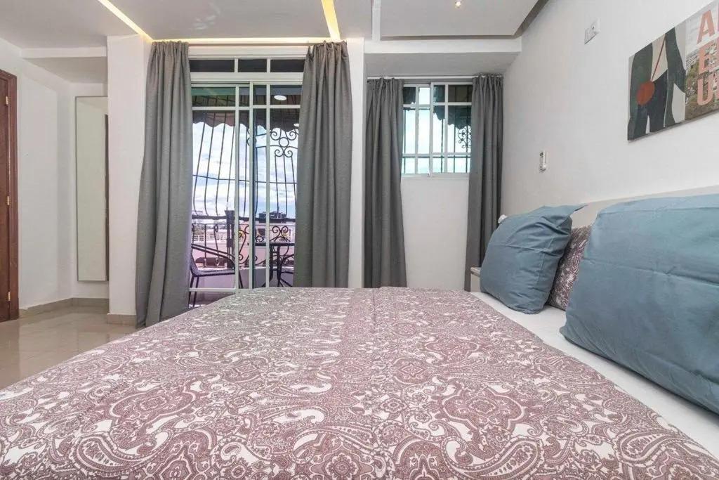 Full apt 1BR plus 1 Sofa Bed Close to zona Colonial