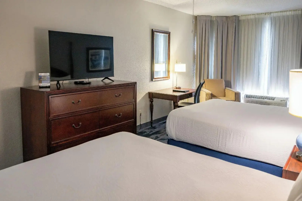 SummerPlace Inn
