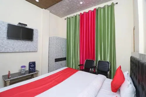 OYO 27906 Green Mountains