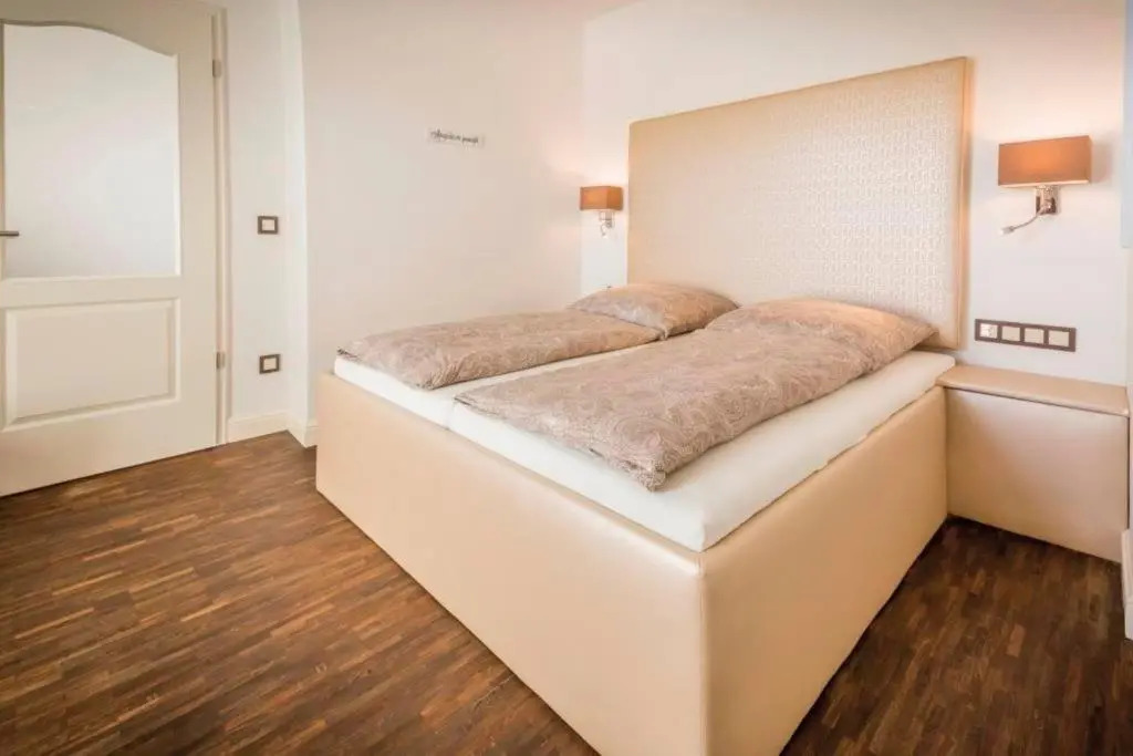 "Villa Anker" 1 Etage - links