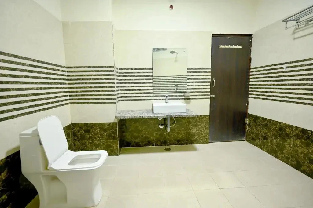 OYO 17284 Hotel Vrindavan Palace