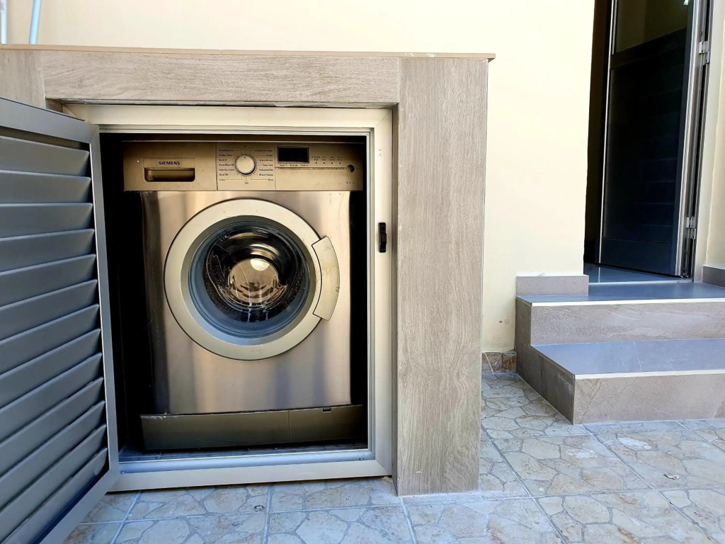 2 Bedroom Cozy Apartment near Tourist Area, 200m from sea