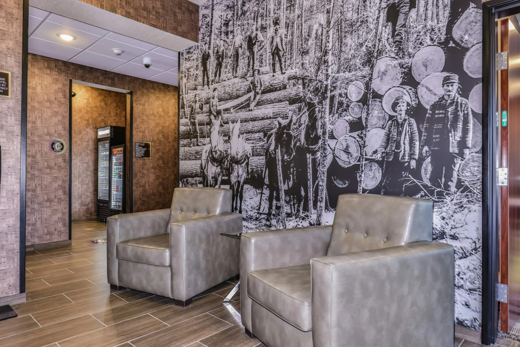 Cobblestone Hotel & Suites - Rhinelander