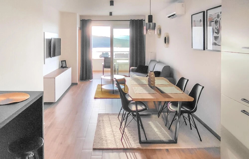 Beautiful Apartment in Cres With Wifi and 1 Bedrooms