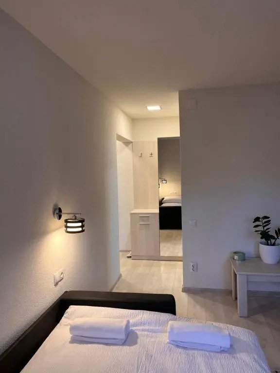 Barney Apartman
