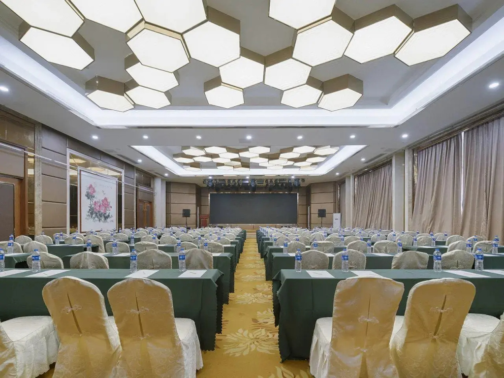 Vienna International Hotel Huizhou South Railway Station
