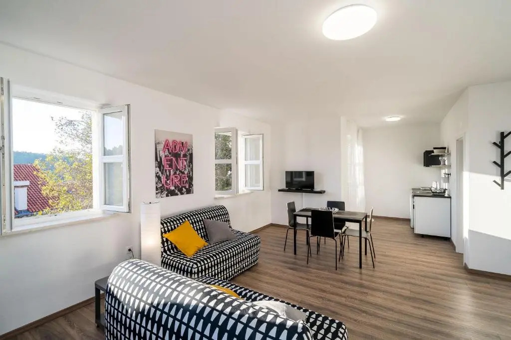 Residence & Pool Villa Schwarz Suites