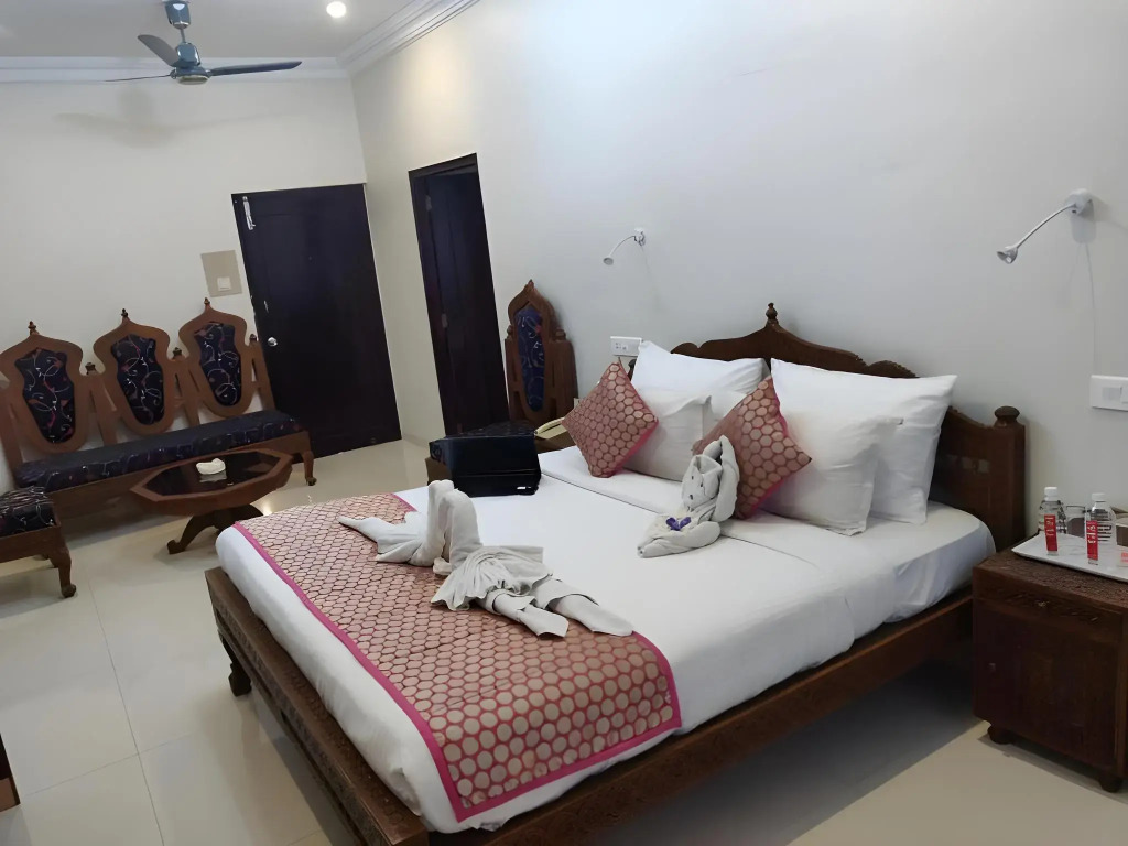 Chandra Inn