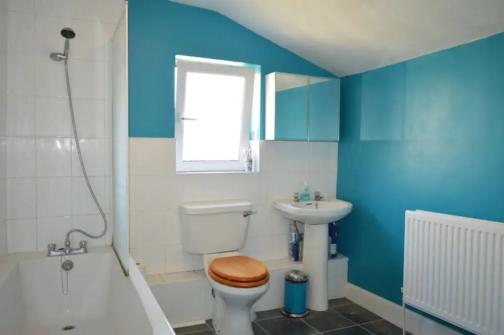 Charming 2 Bedroom House With Terrace