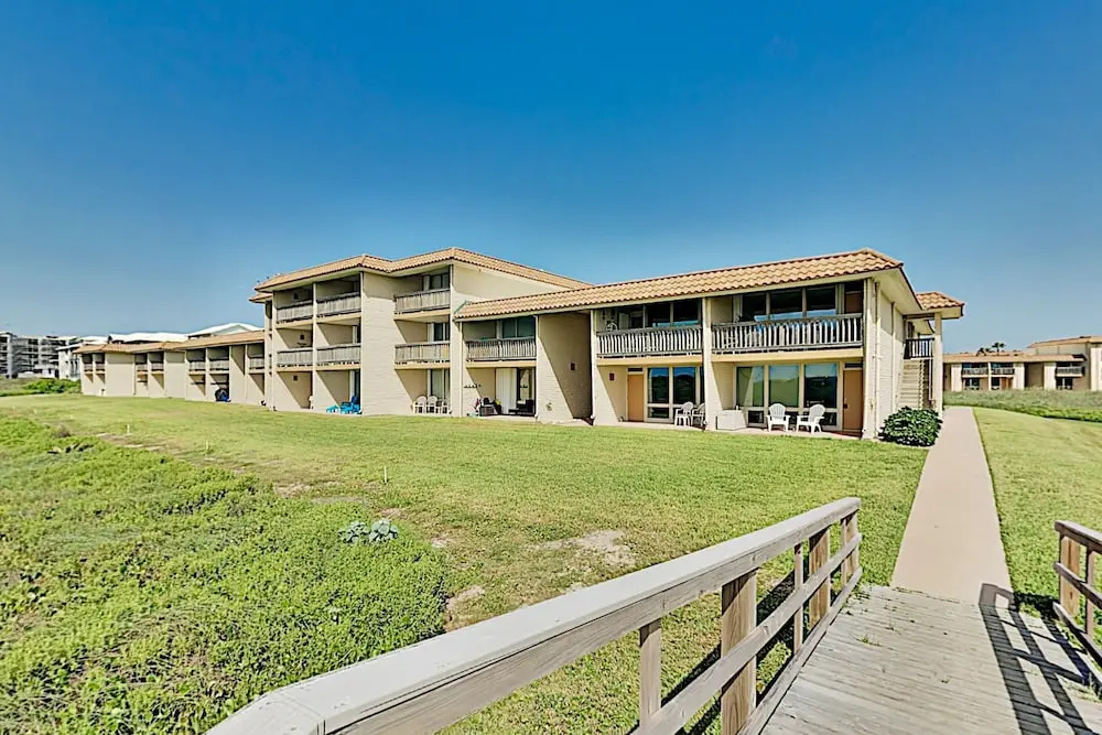 Remodeled Gulf-front Getaway W/ 2 Pools & Tennis 1 Bedroom Condo