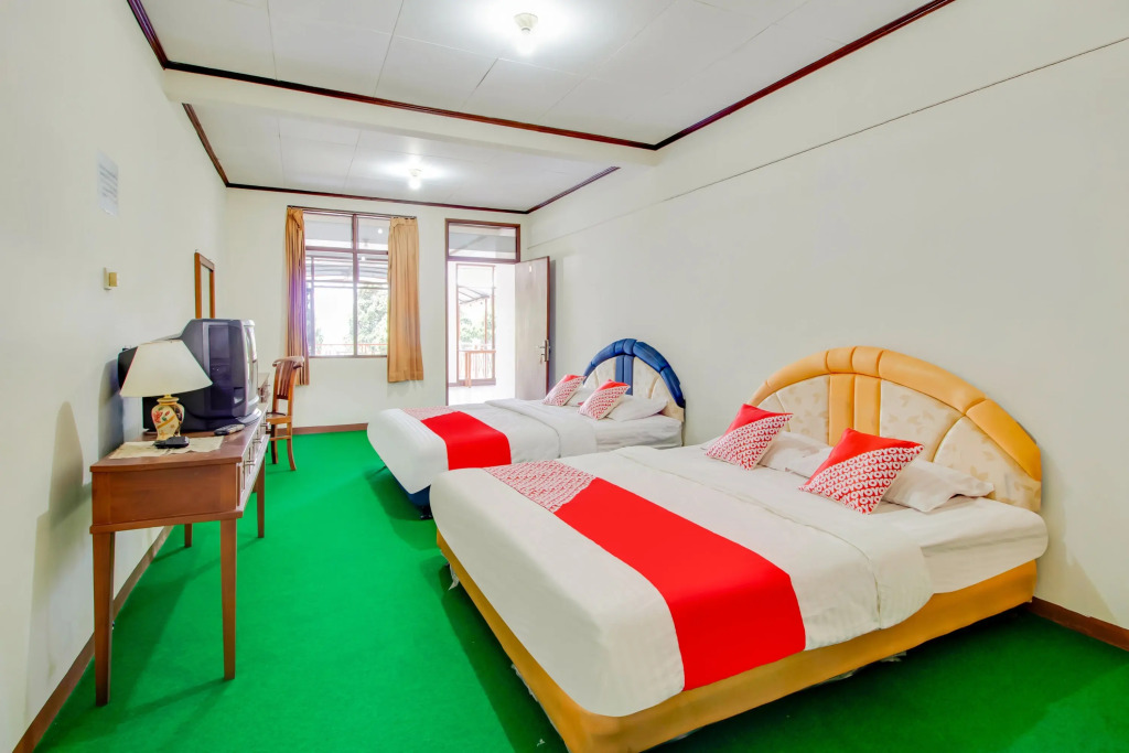 Penginapan Christina by OYO Rooms