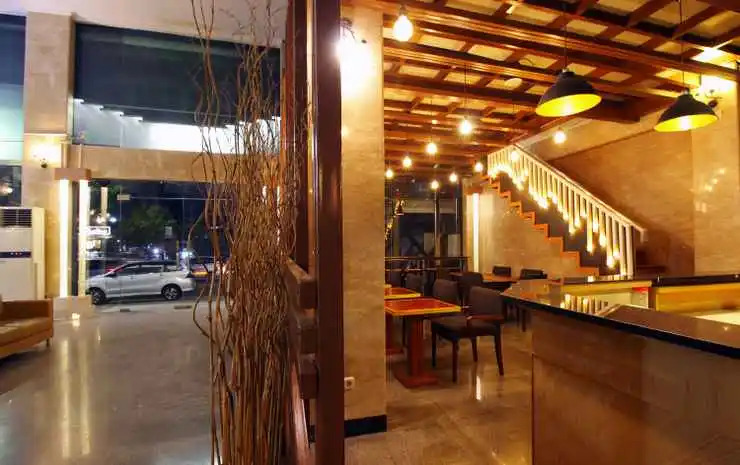 Altona Hotel