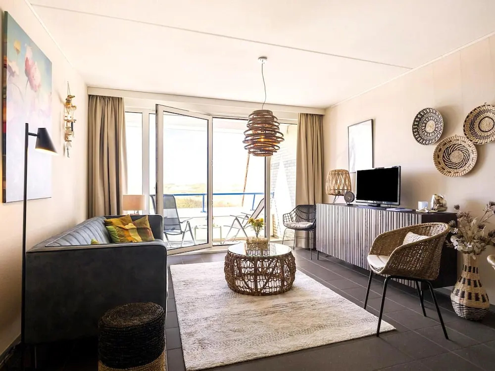 Beautiful Modern Furnished Apartment